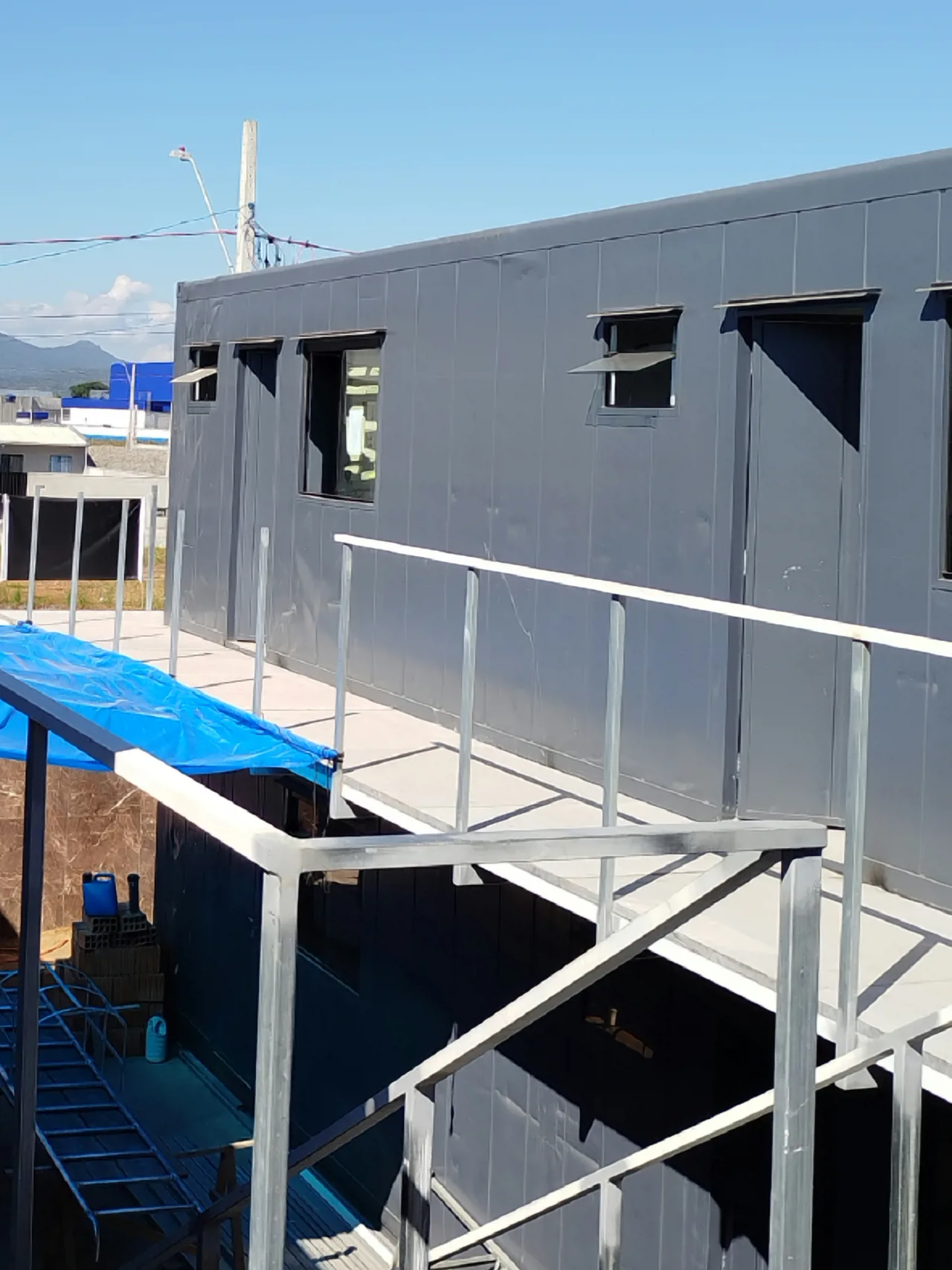 🏗️ Projeto em andamento...
Mais uma etapa sendo executada com materiais de alta qualidade, resistência e durabilidade.
➡️ Continue nos acompanhando e veja de perto cada detalhe e cada fase desse projeto até a sua conclusão.
➡️ Compartilhe com aquele amigo que está construindo ou pensando em construir.